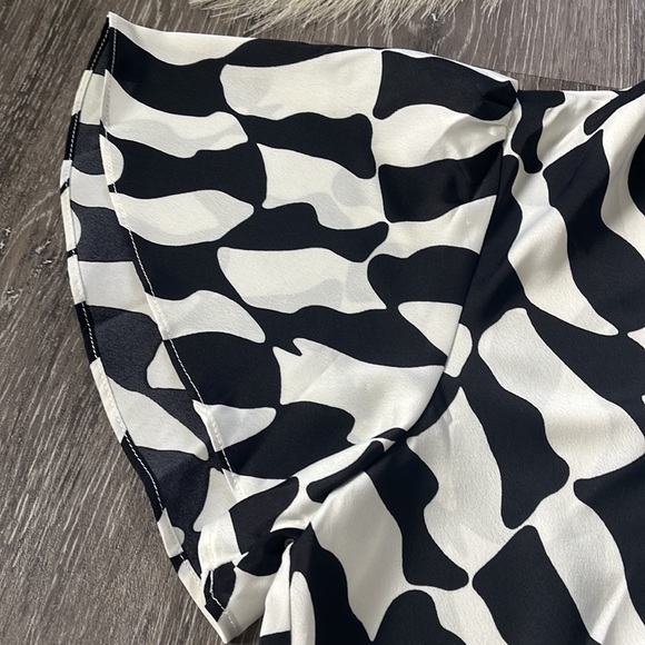 Nordstrom’s Women’s Top - Picture 4 of 5